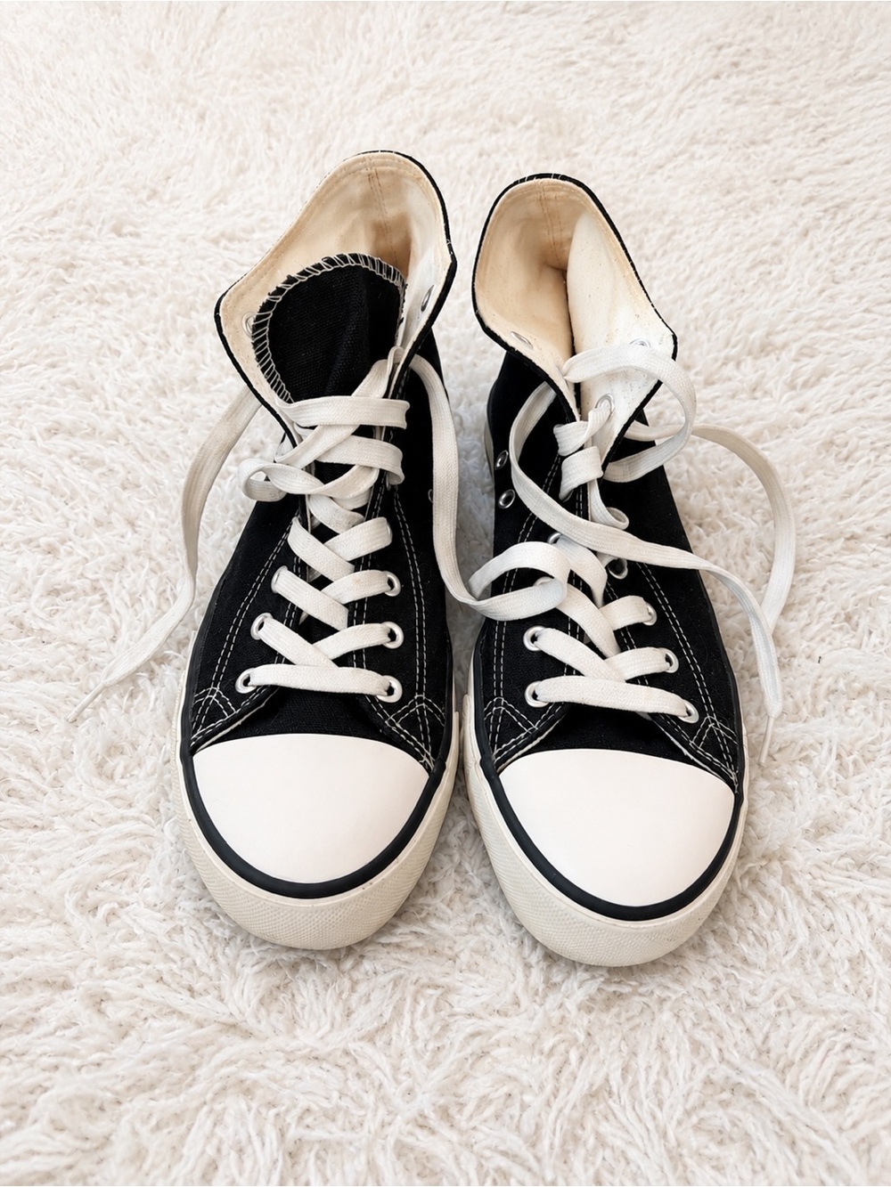 🖤 Converse Chuck Taylor All Star High Top Sneakers